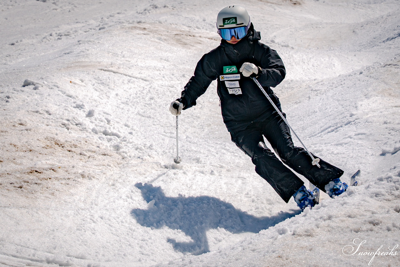 キロロリゾート｜ポカポカ陽気で絶好の春スキー日和♪こんな日は、みんなで思いっきり春雪を満喫しましょう！